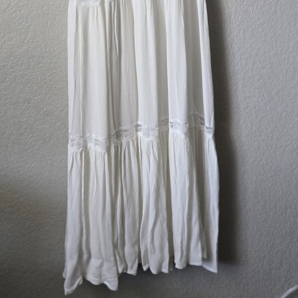 Elegant Bohemian Country Laced White Maxi Dress - Picture 6 of 14